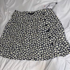 Forever 21 girls daisy mini skirt